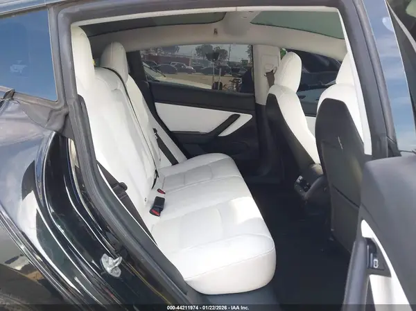 5YJ3E1EB5JF100354 2018 TESLA MODEL 3 - Image 8