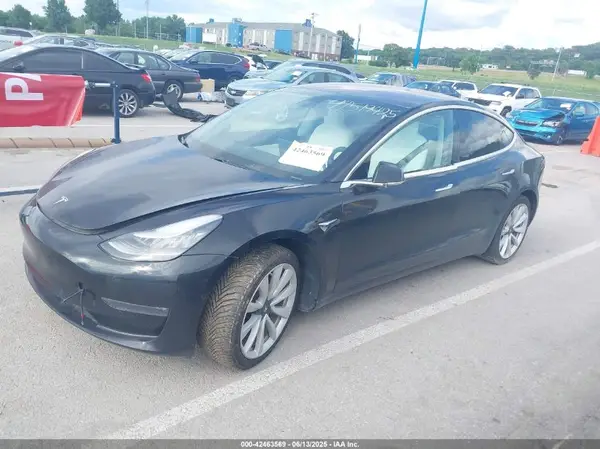 5YJ3E1EB5JF100368 2018 TESLA MODEL 3 - Image 2