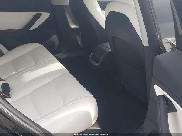 5YJ3E1EB5JF100368 2018 TESLA MODEL 3 - Image 8
