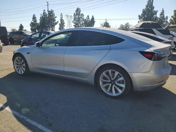 5YJ3E1EB5JF100581 2018 TESLA MODEL 3 - Image 2