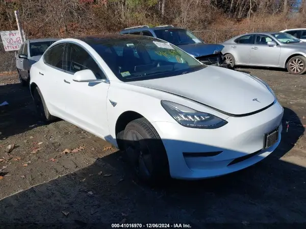 5YJ3E1EB5JF108633 2018 TESLA MODEL 3 - Image 1
