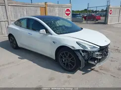 5YJ3E1EB5JF109491 2018 TESLA MODEL 3
