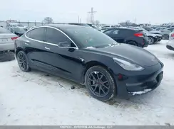 5YJ3E1EB5JF109832 2018 TESLA MODEL 3