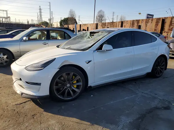 5YJ3E1EB5JF111600 2018 TESLA MODEL 3 - Image 1