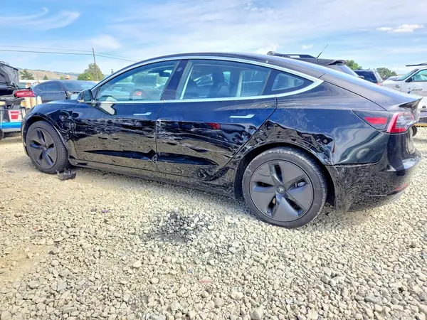 5YJ3E1EB5JF113086 2018 TESLA MODEL 3 - Image 2