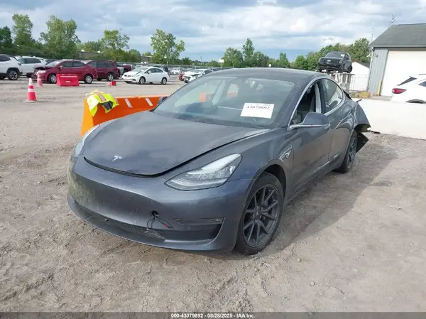 5YJ3E1EB5JF119549 2018 TESLA MODEL 3 - Image 2