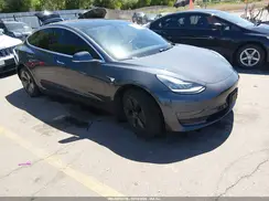 5YJ3E1EB5JF119647 2018 TESLA MODEL 3
