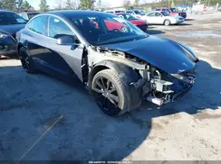 5YJ3E1EB5JF121236 2018 TESLA MODEL 3
