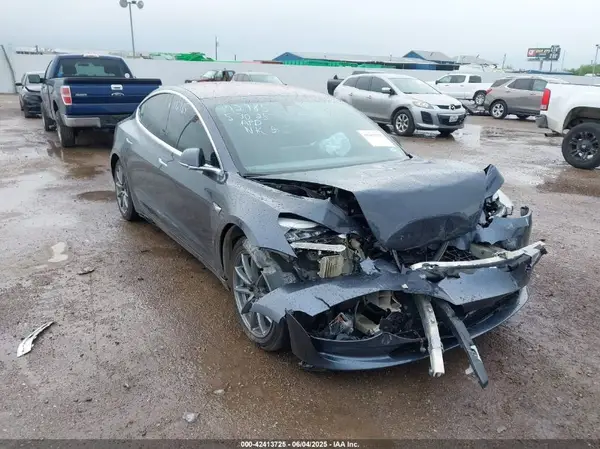 5YJ3E1EB5JF128459 2018 TESLA MODEL 3 - Image 1