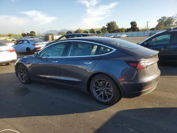 5YJ3E1EB5JF129076 2018 TESLA MODEL 3 - Image 2