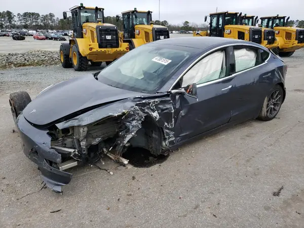 5YJ3E1EB5JF130437 2018 TESLA MODEL 3 - Image 1