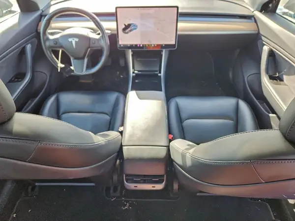 5YJ3E1EB5JF132303 2018 TESLA MODEL 3 - Image 8