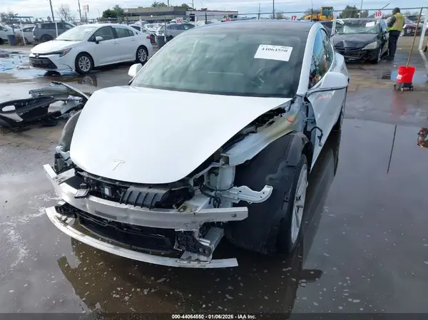 5YJ3E1EB5JF134410 2018 TESLA MODEL 3 - Image 2