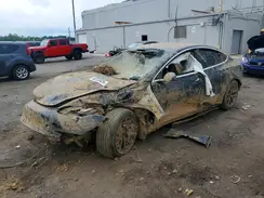 5YJ3E1EB5JF135833 2018 TESLA MODEL 3