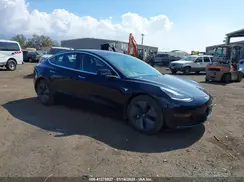 5YJ3E1EB5JF182490 2018 TESLA MODEL 3