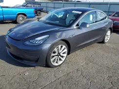 5YJ3E1EB5JF182781 2018 TESLA MODEL 3