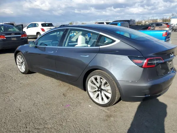 5YJ3E1EB5JF182781 2018 TESLA MODEL 3 - Image 2