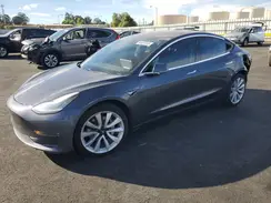 5YJ3E1EB5JF185244 2018 TESLA MODEL 3
