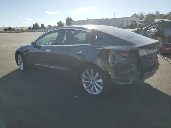 5YJ3E1EB5JF185244 2018 TESLA MODEL 3 - Image 2