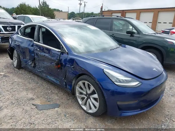 5YJ3E1EB5JF187365 2018 TESLA MODEL 3 - Image 1