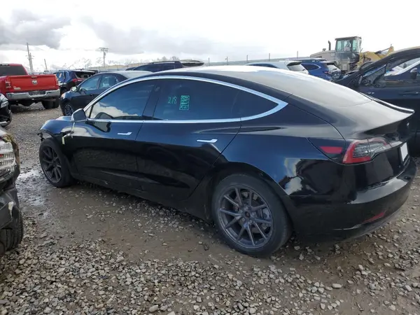 5YJ3E1EB5KF197086 2019 TESLA MODEL 3 - Image 2