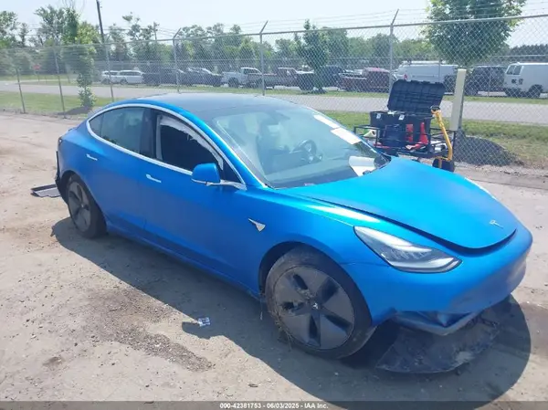 5YJ3E1EB5KF208748 2019 TESLA MODEL 3 - Image 1