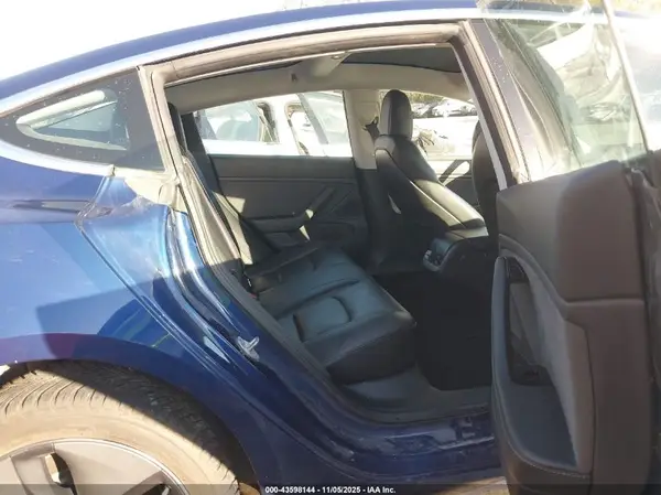 5YJ3E1EB5KF210970 2019 TESLA MODEL 3 - Image 8