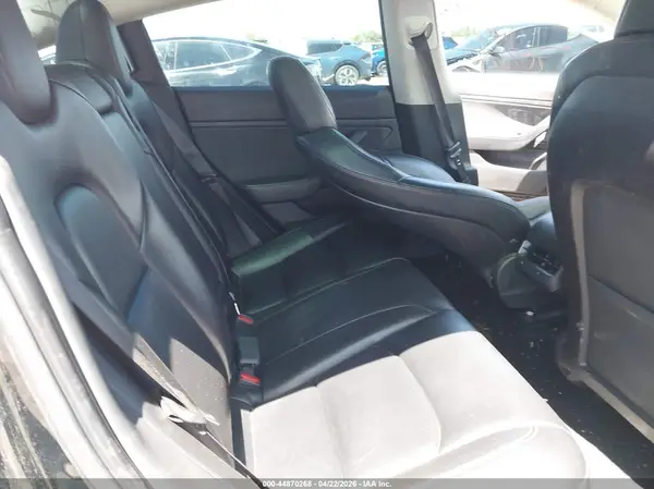 5YJ3E1EB5KF361338 2019 TESLA MODEL 3 - Image 8