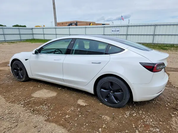5YJ3E1EB5KF361551 2019 TESLA MODEL 3 - Image 2