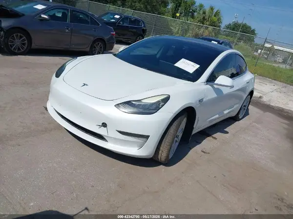 5YJ3E1EB5KF365132 2019 TESLA MODEL 3 - Image 2