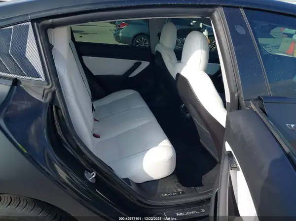 5YJ3E1EB5KF365924 2019 TESLA MODEL 3 - Image 8