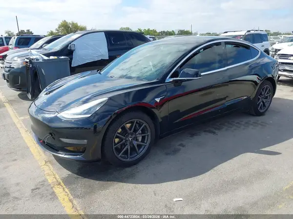 5YJ3E1EB5KF385672 2019 TESLA MODEL 3 - Image 2