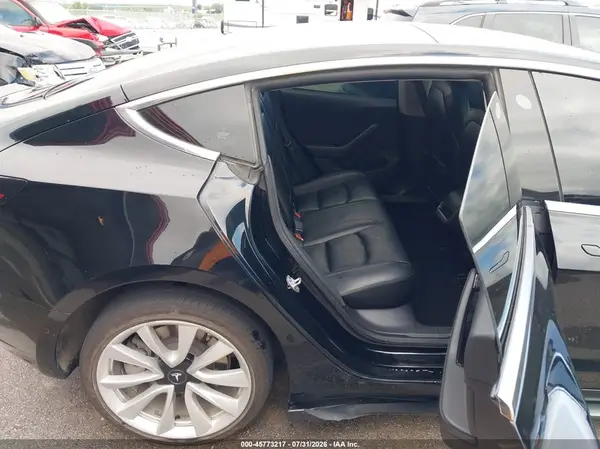5YJ3E1EB5KF388992 2019 TESLA MODEL 3 - Image 8