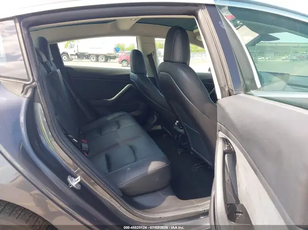 5YJ3E1EB5KF432747 2019 TESLA MODEL 3 - Image 8