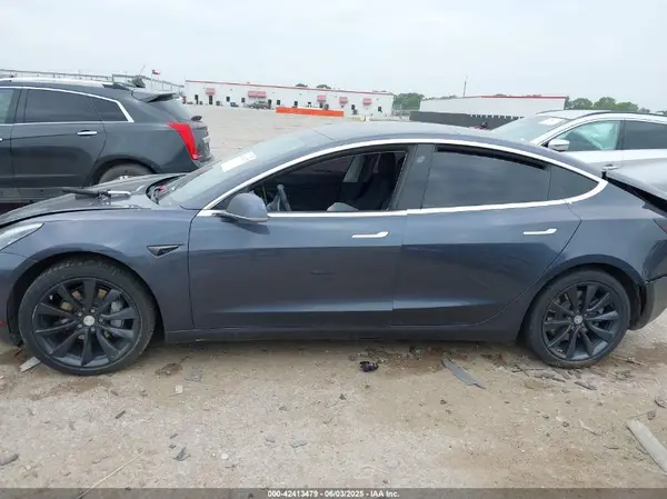 5YJ3E1EB5KF437575 2019 TESLA MODEL 3 - Image 8