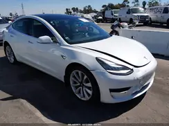 5YJ3E1EB5KF477672 2019 TESLA MODEL 3
