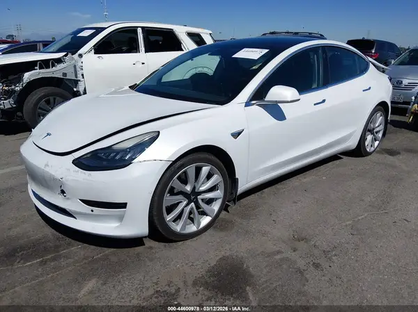 5YJ3E1EB5KF477672 2019 TESLA MODEL 3 - Image 2