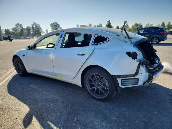 5YJ3E1EB5LF619732 2020 TESLA MODEL 3 - Image 2