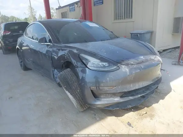 5YJ3E1EB5LF639060 2020 TESLA MODEL 3 - Image 1