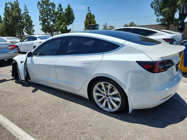 5YJ3E1EB5LF651189 2020 TESLA MODEL 3 - Image 2