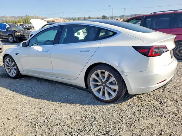 5YJ3E1EB5LF667568 2020 TESLA MODEL 3 - Image 2