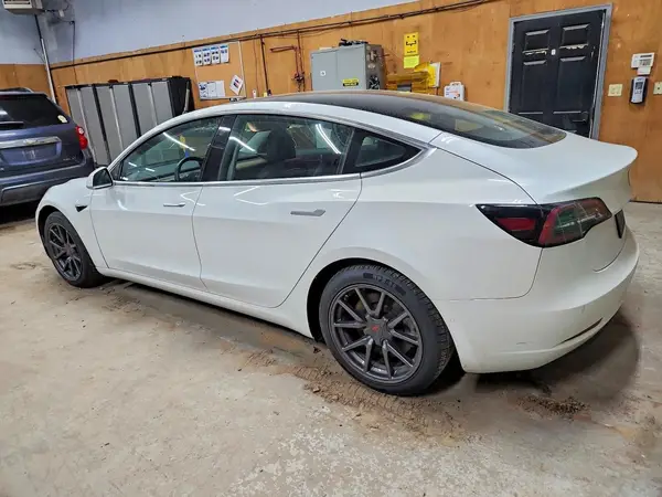 5YJ3E1EB5LF744360 2020 TESLA MODEL 3 - Image 2