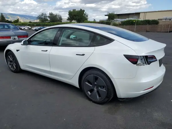 5YJ3E1EB5MF004003 2021 TESLA MODEL 3 - Image 2