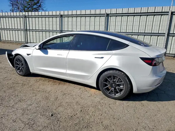 5YJ3E1EB5MF033484 2021 TESLA MODEL 3 - Image 2