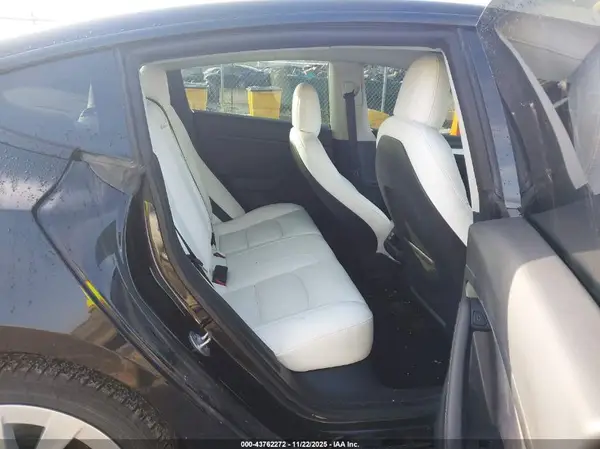 5YJ3E1EB5MF047451 2021 TESLA MODEL 3 - Image 8