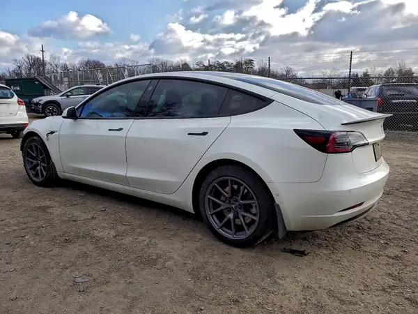 5YJ3E1EB5MF048972 2021 TESLA MODEL 3 - Image 2