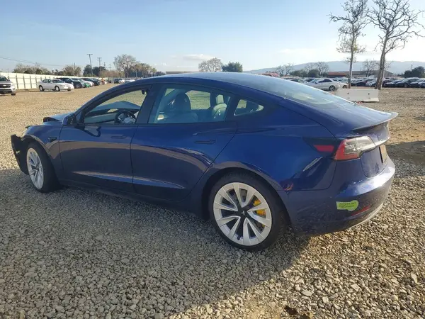 5YJ3E1EB5MF064735 2021 TESLA MODEL 3 - Image 2