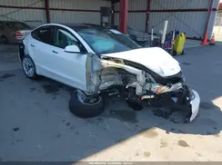 5YJ3E1EB5MF070132 2021 TESLA MODEL 3