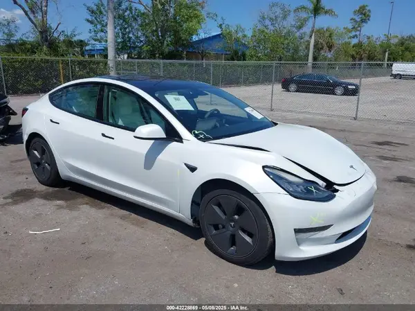 5YJ3E1EB5MF847912 2021 TESLA MODEL 3 - Image 1