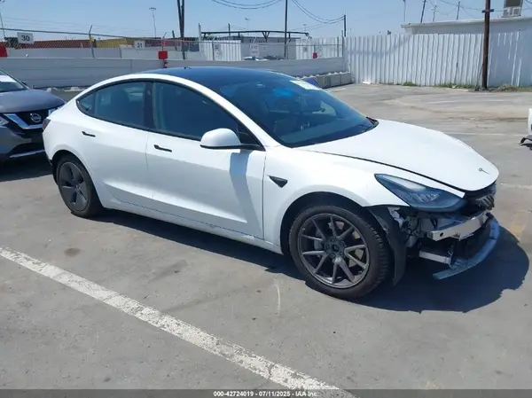 5YJ3E1EB5MF858411 2021 TESLA MODEL 3 - Image 1